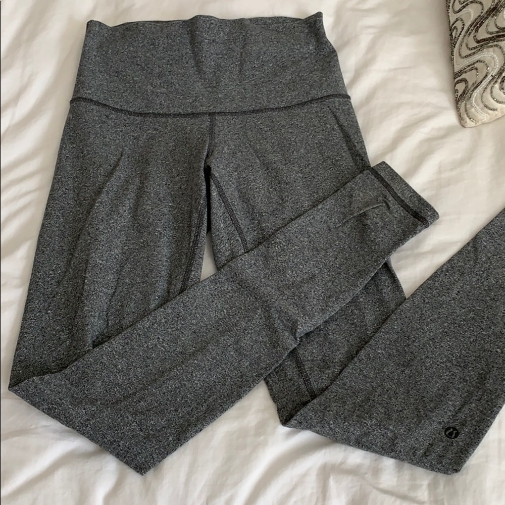 Gray lululemon wunder under leggings